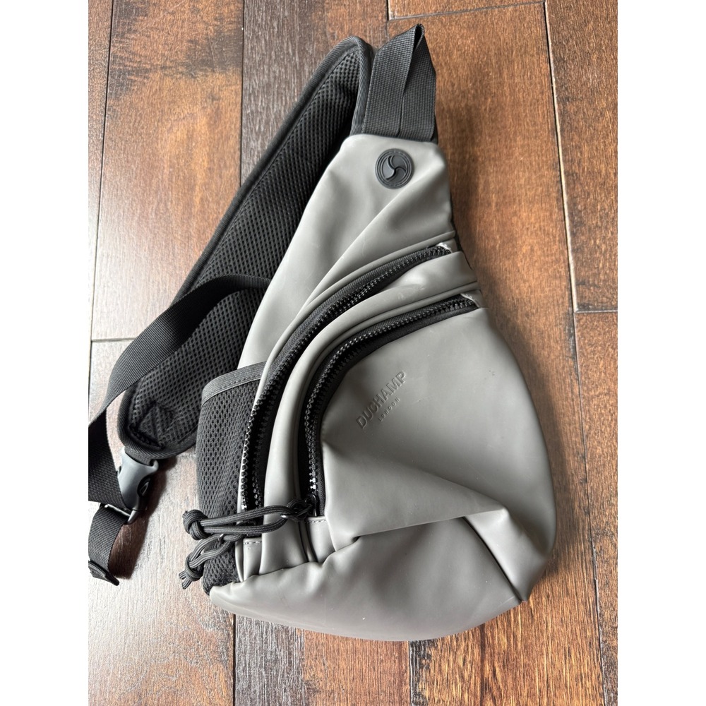 DUCHAMP LONDON‎ Grey Rubberized Sling Bag Crossbody Bag travel purse unisex